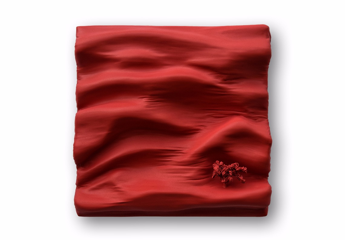 tableau sculpture pigments rouges poudré, profondeur mat art création monochrome 